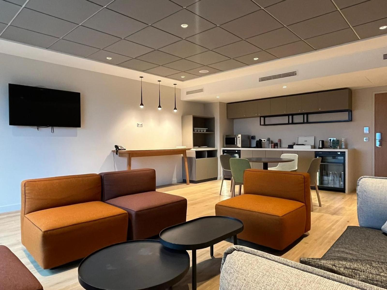 Holiday Inn Paris Cdg Airport An Ihg Hotel Руасси-эн-Франс Экстерьер фото